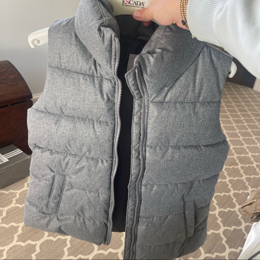 Old Navy Gray Puffy Vest - Size S